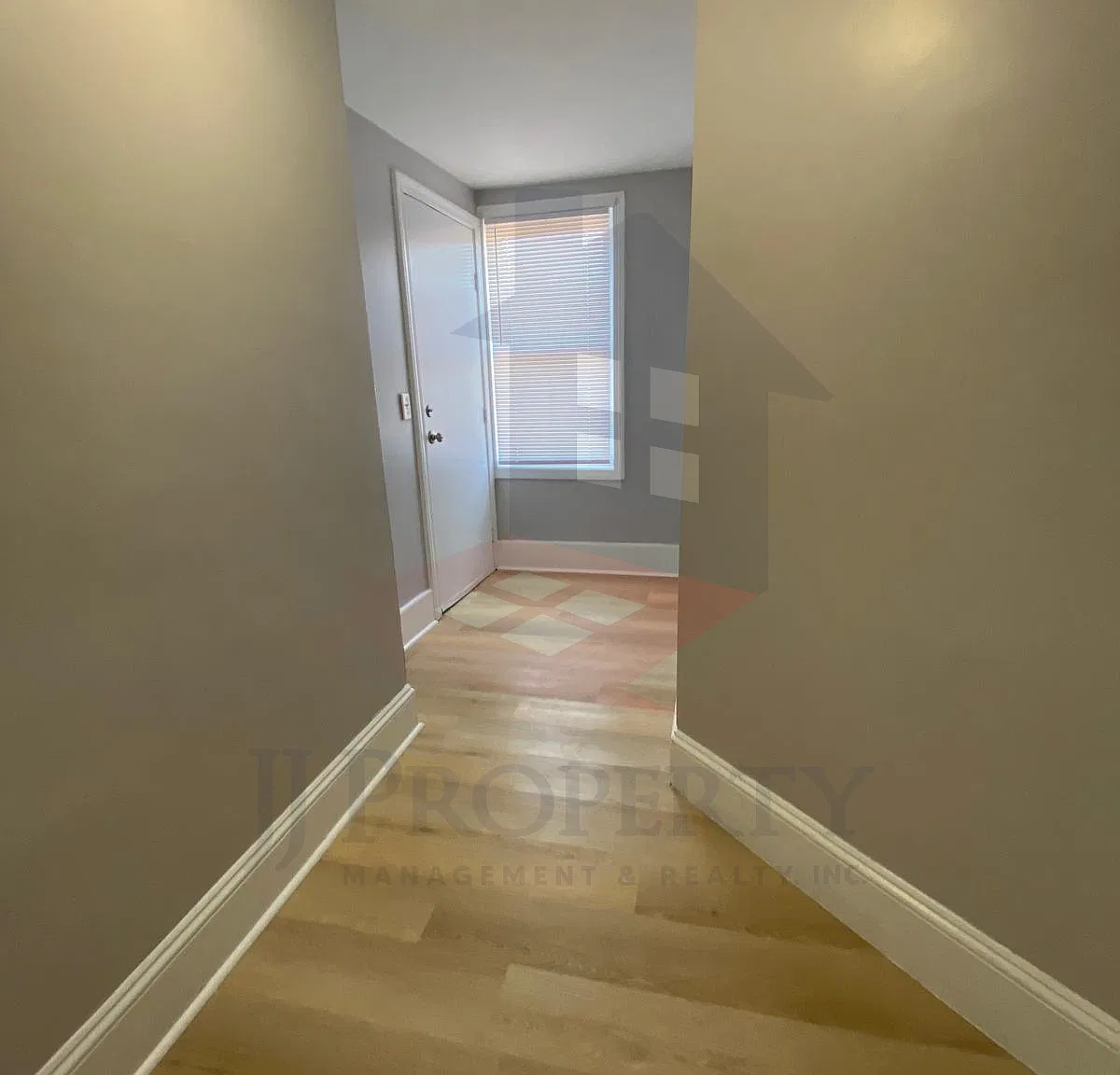 2 bed, $1,400 — Photo 3