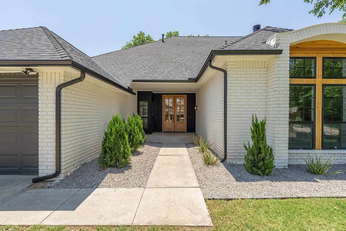 Building Photo - 14029 Osage Dr