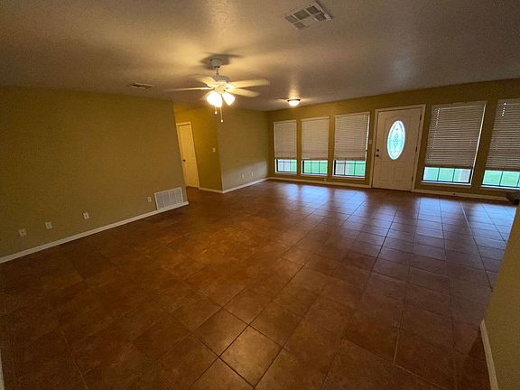5th image of 334 Rose Ln