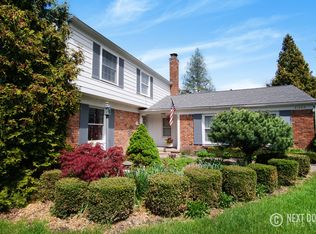 31020 Old Stage Rd, Beverly Hills, MI 48025