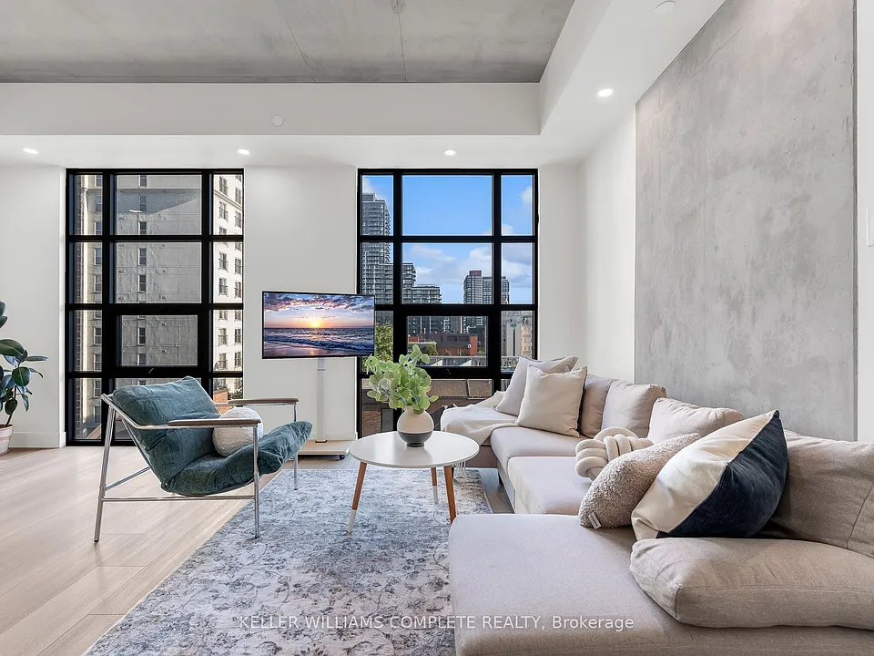 24 Augusta St #401