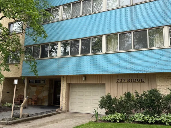 737 Ridge Ave APT 2E, Evanston, IL 60202