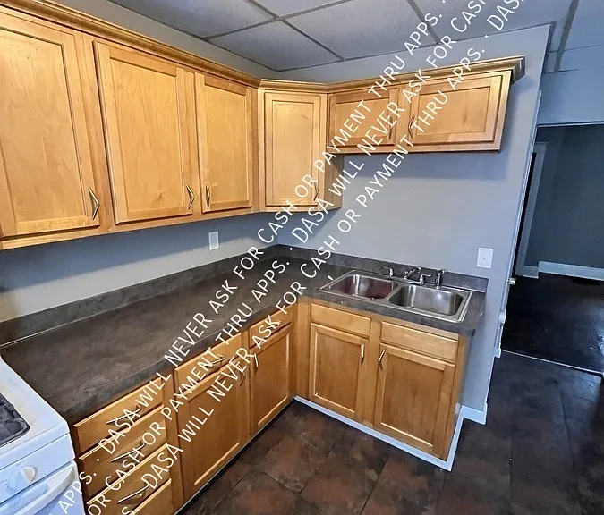 79 Henrietta Ave — Photo 7