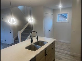 12936 69th St NW, Edmonton, AB T5C 0H2