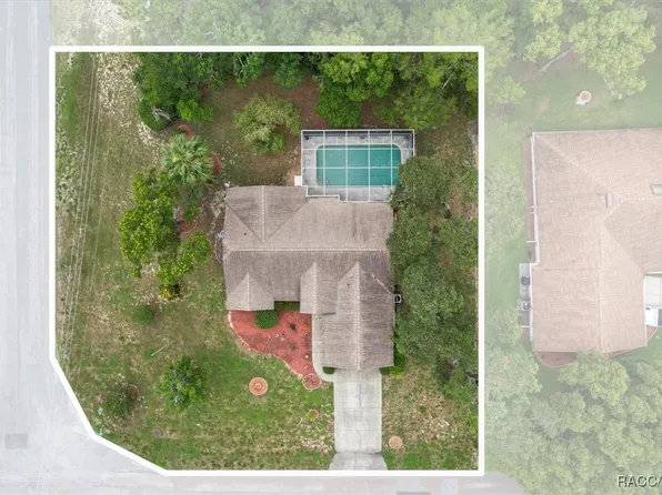 111 Pine St, Homosassa, FL 34446