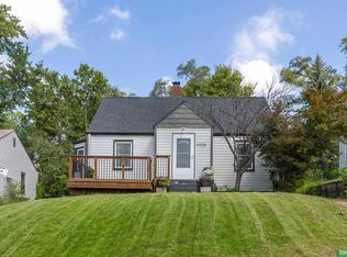 4328 Larimore Ave, Omaha, NE 68111
