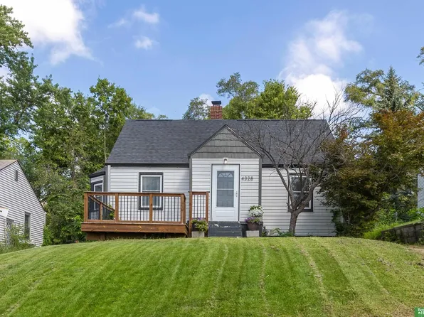 4328 Larimore Ave, Omaha, NE 68111