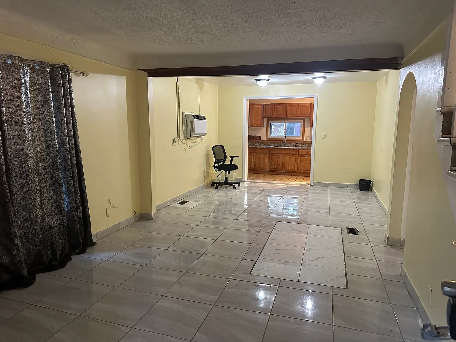 3 bed, 1320 sqft, $1,560 — Photo 2