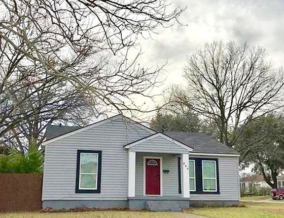 1st image of 864 Lilac Dr