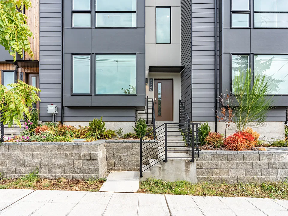 8326-C 16th Ave NW #98117