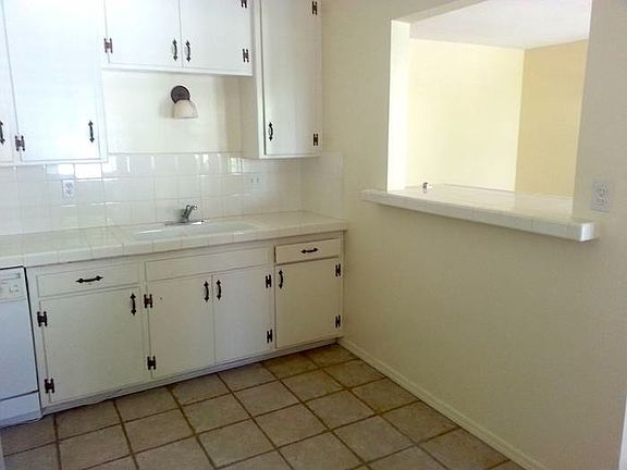 5th image of 4935 Coronado Ave