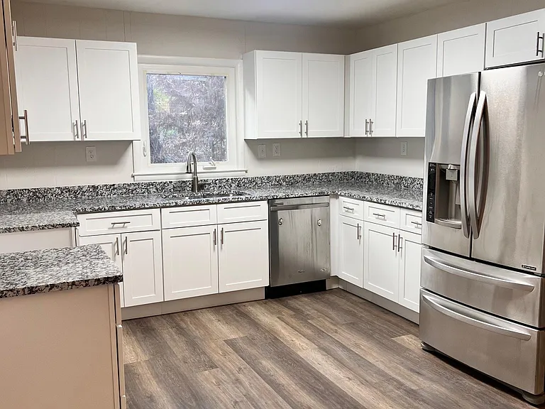 635 Heathmoor Pl — Photo 3
