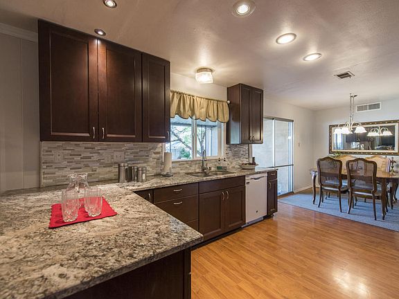 5th image of 3516 Singapore Cir NE