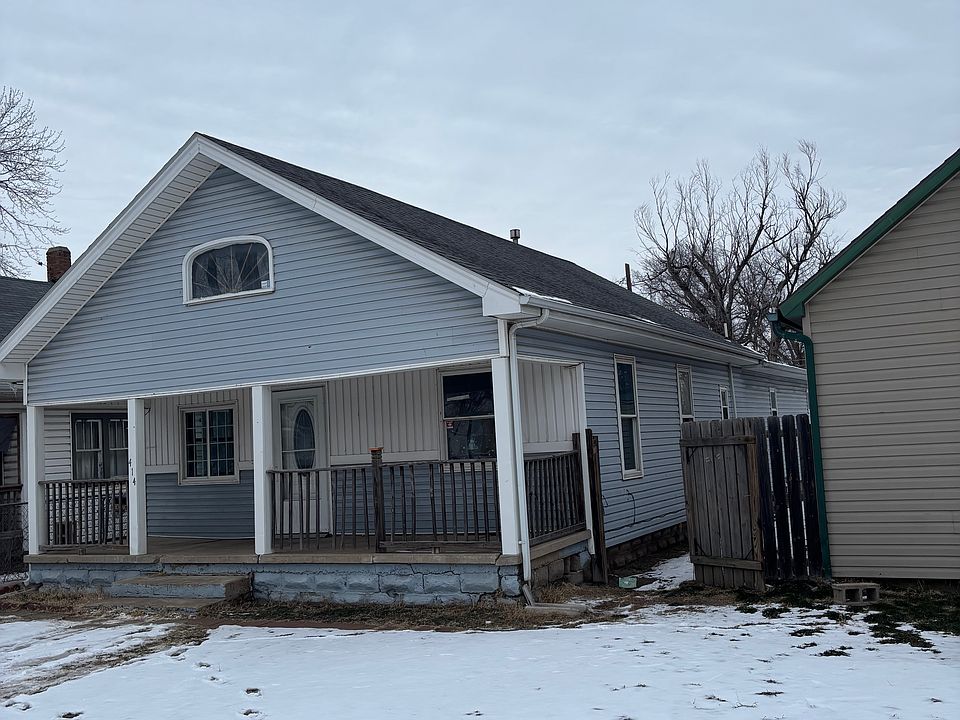 2nd image of 414 E Avenue F
