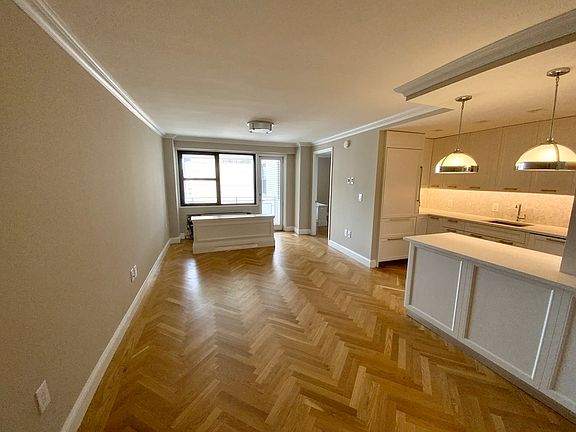3rd image of 305 E 86th St #7LE