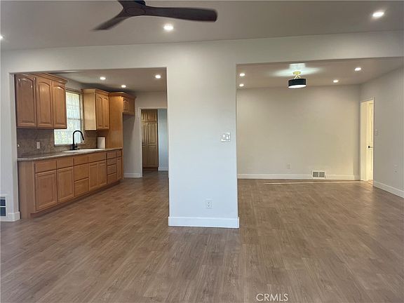3rd image of 408 E Elm St
