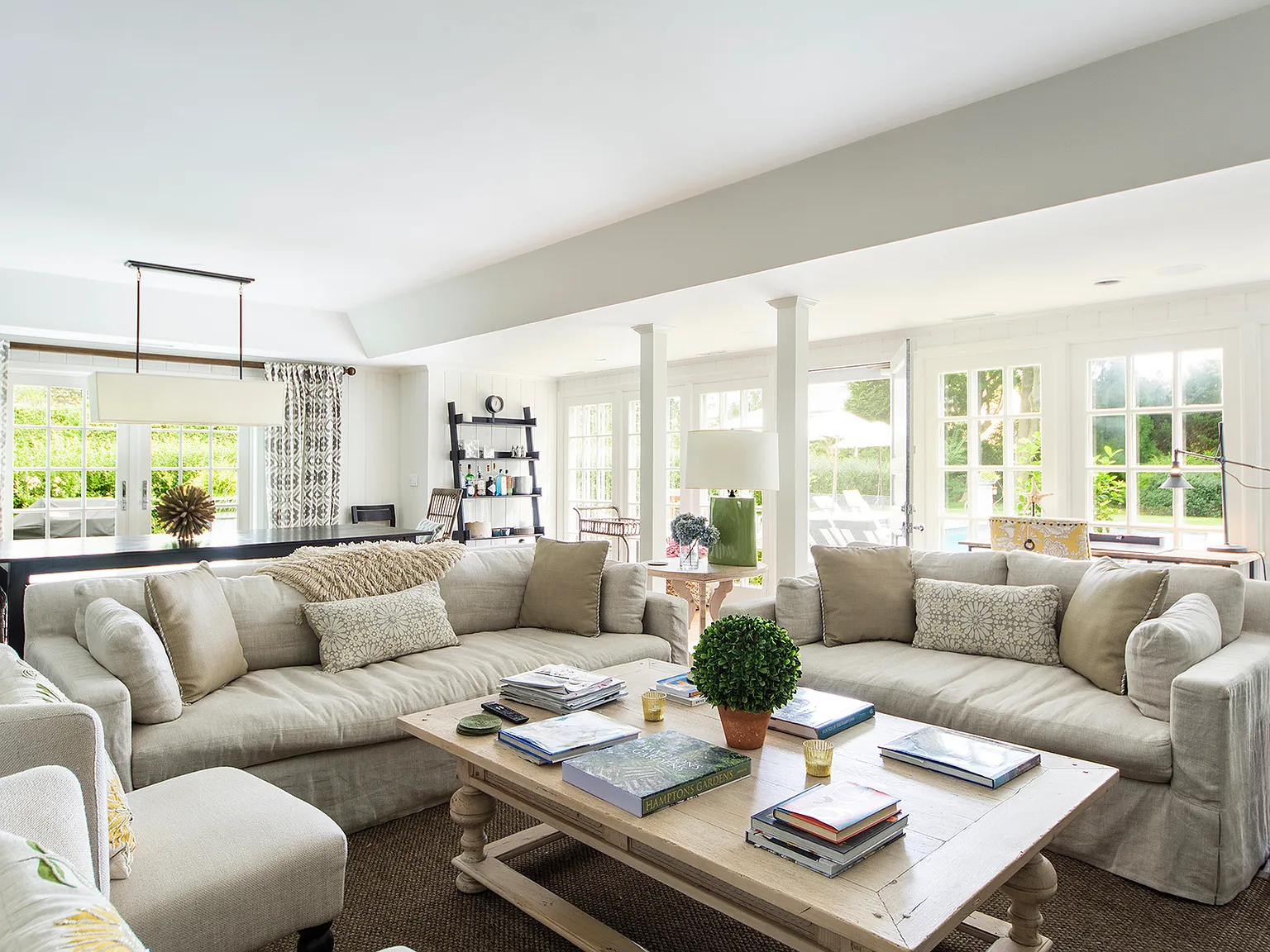 Pro-beach, Designer Chic — Photo 4