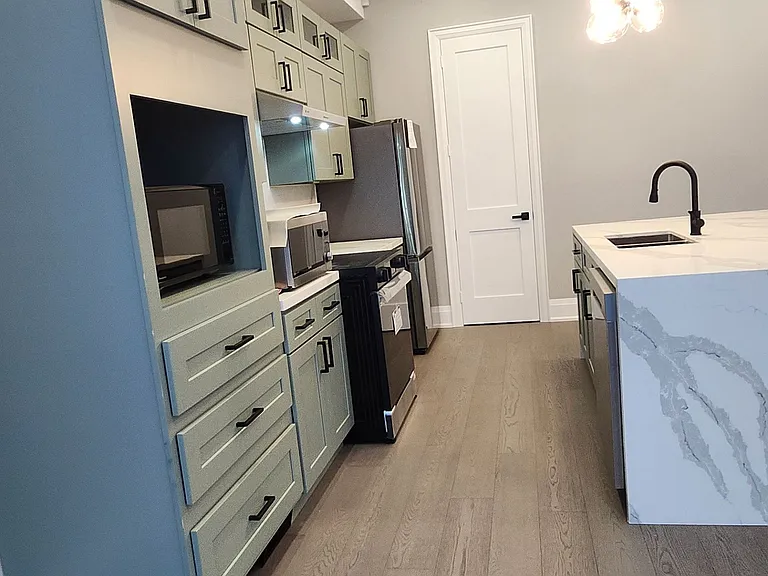 15 Stanley Ave — Photo 8
