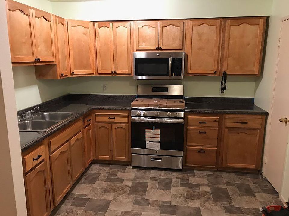 New Kitchen cabinets and appliances