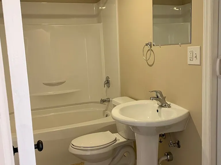 870AB - 316 Reynolds Ave DM — Photo 5
