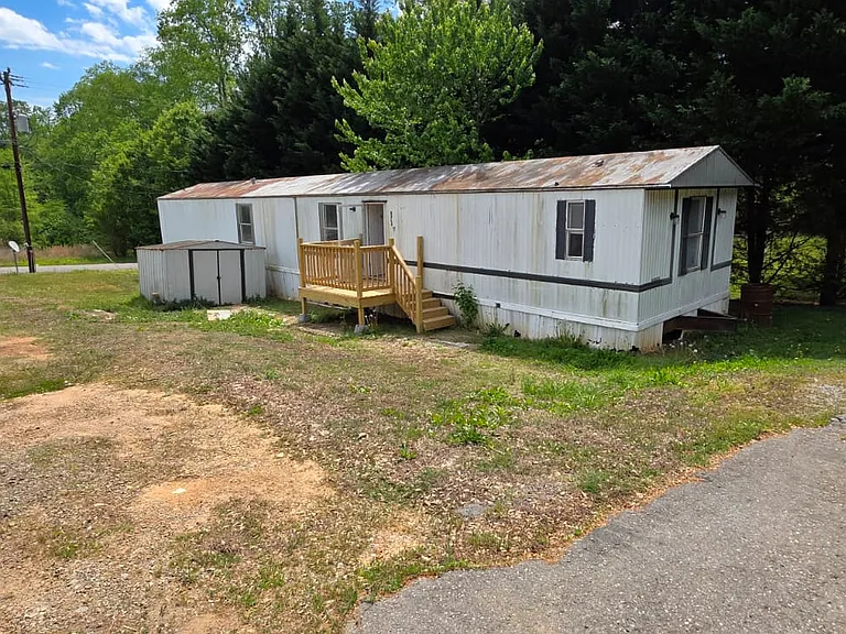 8364 Cedar St — Photo 2