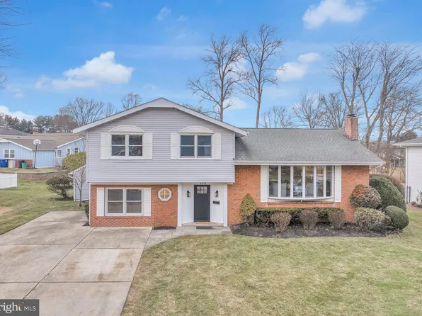 122 Leeds Rd, Mount Laurel, NJ 08054