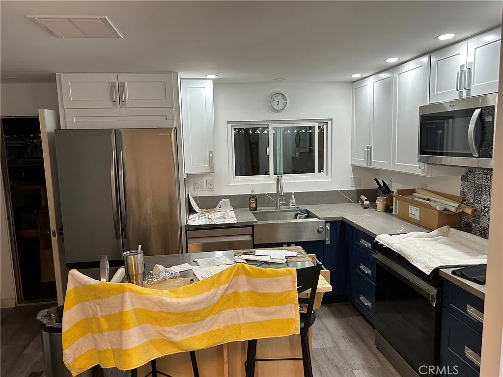 2 bed, 1000 sqft, $1,650 — Photo 4