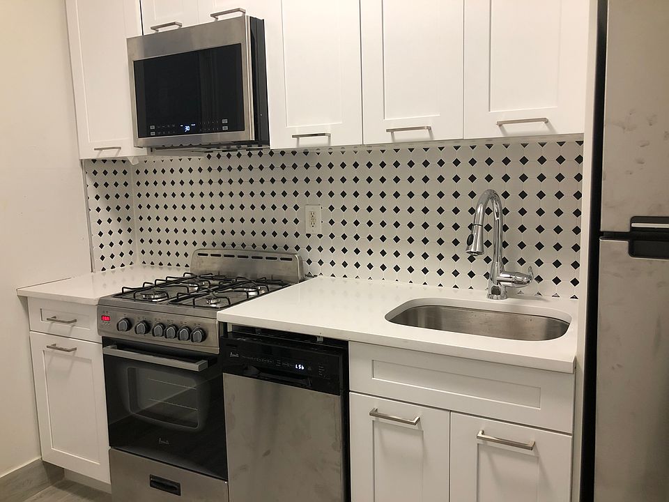 1st image of 11-13 Gifford Ave #11Q
