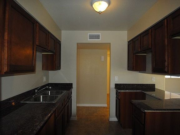 5th image of 5634 W Cambridge Ave