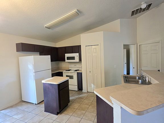 3rd image of 5560 NW 55th Ave
