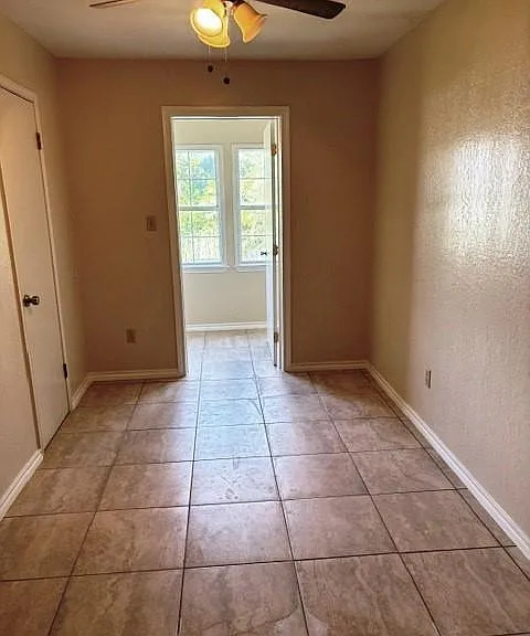 1511 Evergreen Ave — Photo 14