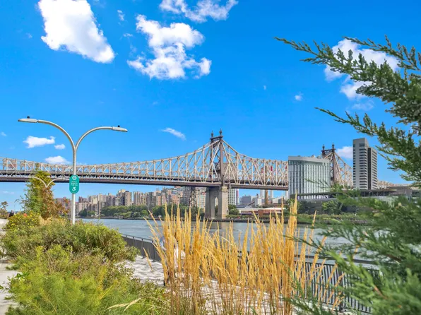 45 Sutton Place South image 30 of 35