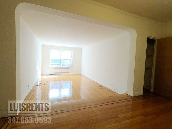 2nd image of 6911 Yellowstone Blvd APT B42