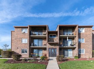 9840 W 153rd St APT 2SW, Orland Park, IL 60462