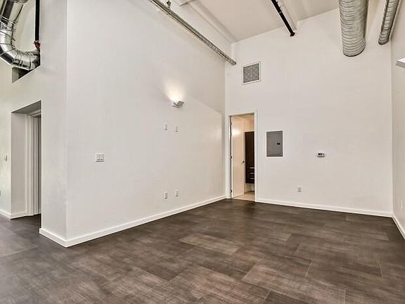 4th image of 2466 1st Ave #17