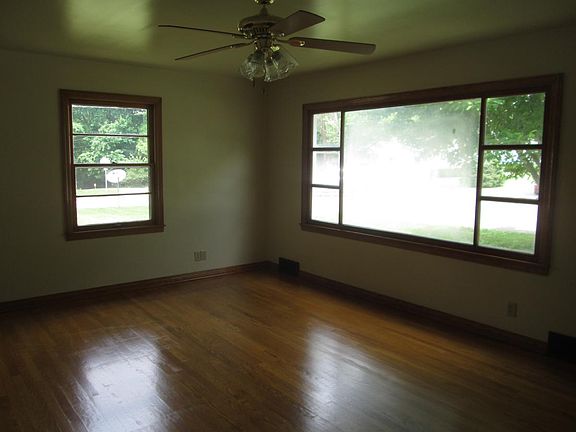 2nd image of 2143 Maple Hill St