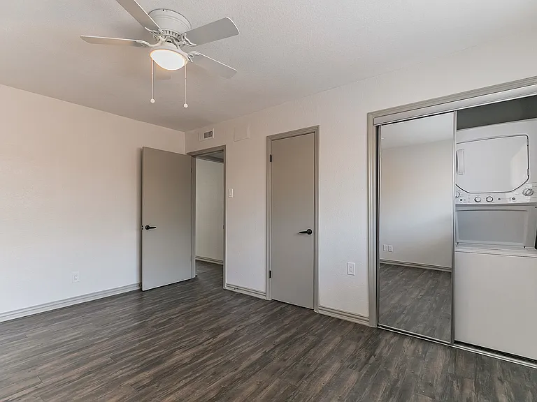 Colony House — Photo 36