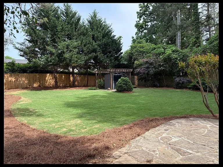 2474 Warwick Cir NE — Photo 20