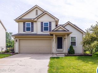 1920 Savannah Ln, Ypsilanti, MI 48198