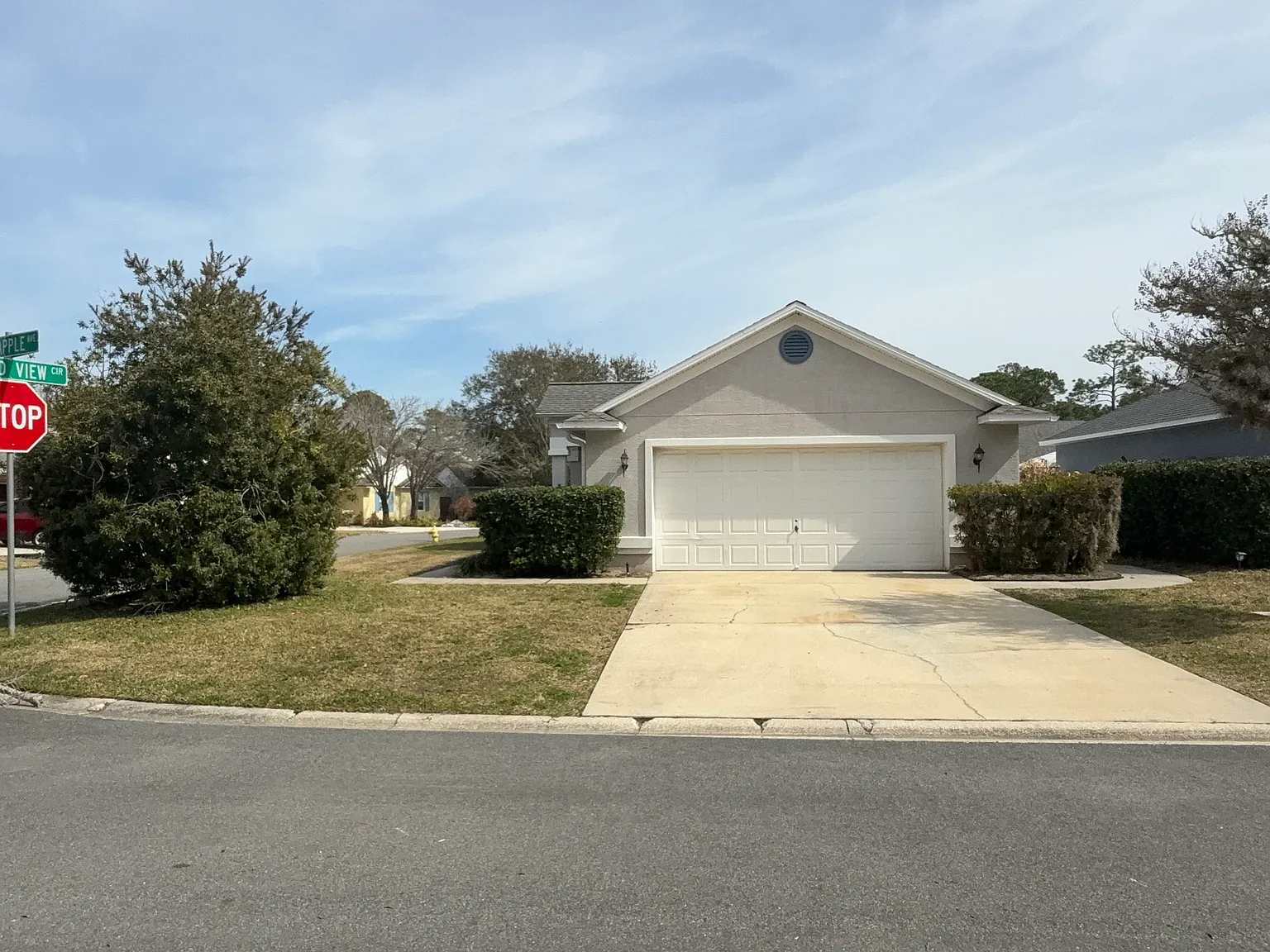 3 bed, 1367 sqft, $2,375 — Photo 2