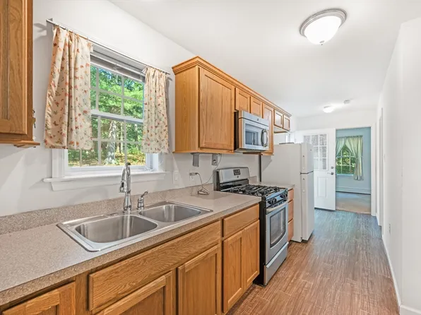 213 Glen Echo Blvd, Stoughton, MA 02072