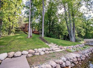 8271 Ledgewood Ct, Tyrone Township, MI 48430