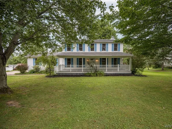 7321 Gerald Dr, Hamburg, NY 14075