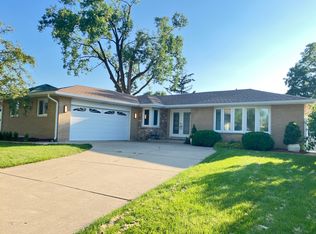 8736 S 80th Ct, Hickory Hills, IL 60457