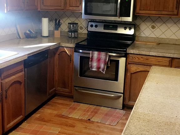 5th image of 540 Crawford Ln