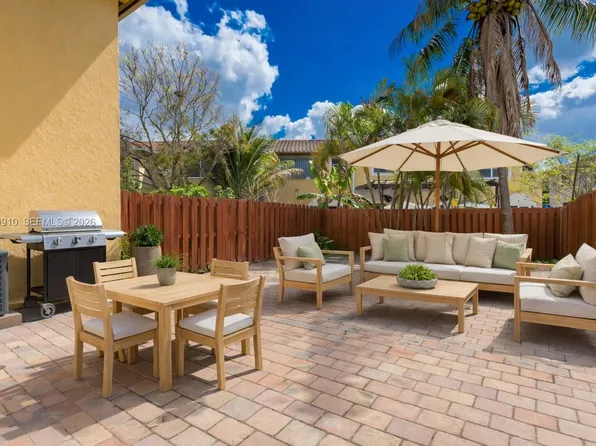 (undisclosed Address), Hollywood, FL 33027