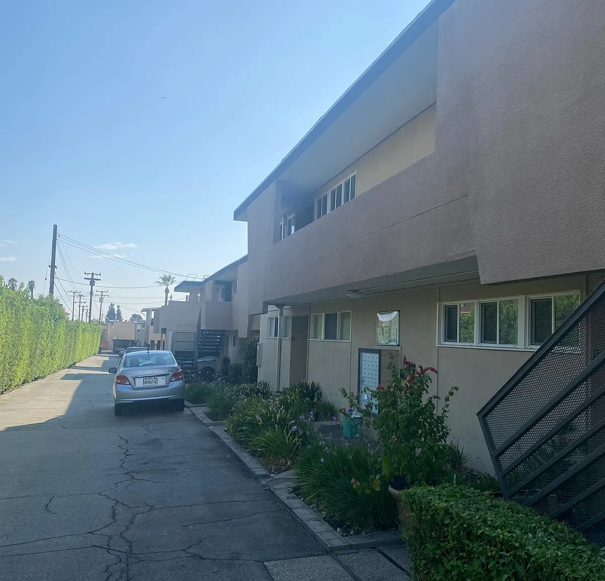 1014 W. Huntington Dr. — Photo 2