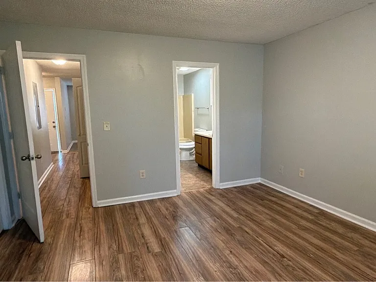 4303 Chalet Cir NW — Photo 8