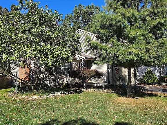 3rd image of 341 Stonhope Dr