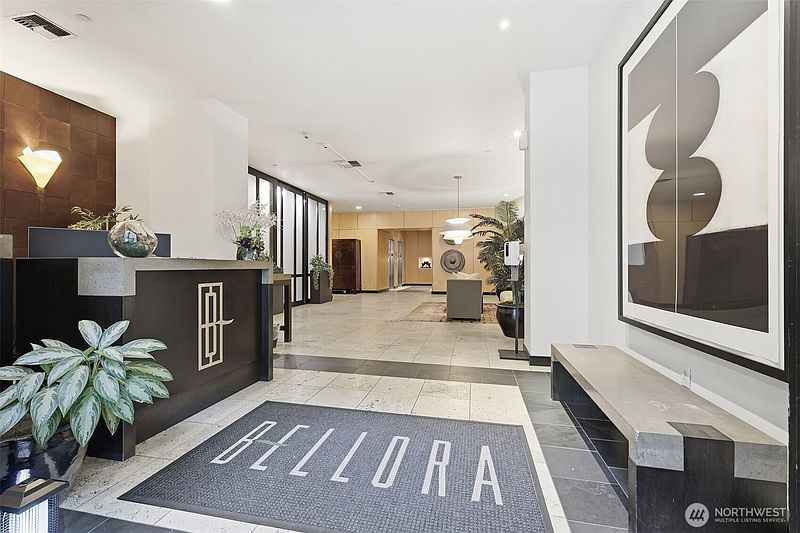 5th image of 2716 Elliott Avenue #1204